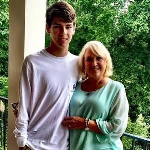 Meet your Posher, Zach